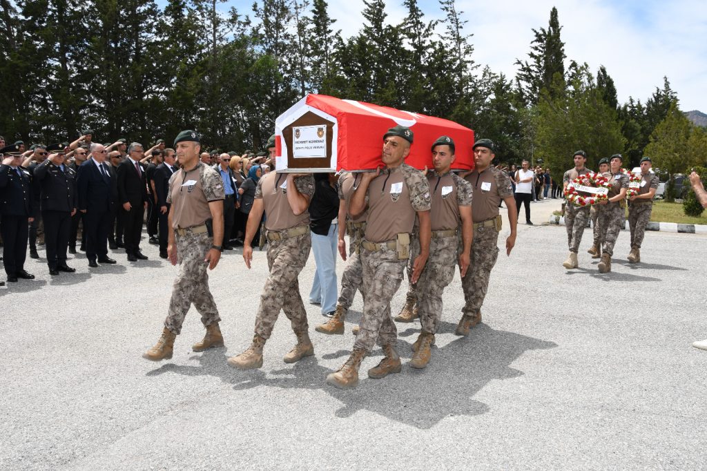 hayatını kaybeden 47 yaşındaki polis memuru Korkmaz son yolculuğuna uğurlandı